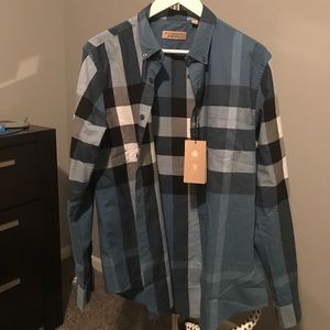 Burberry causal button down shirt