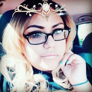 Meet your Posher, Corina