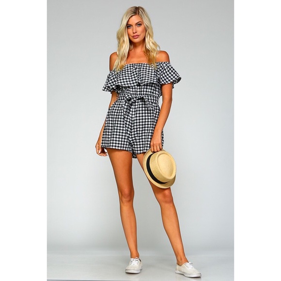 LAST ONE!! S-XL Available! Gingham Romper - Picture 2 of 4