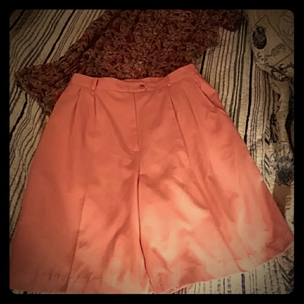 Woman's Golf Shorts