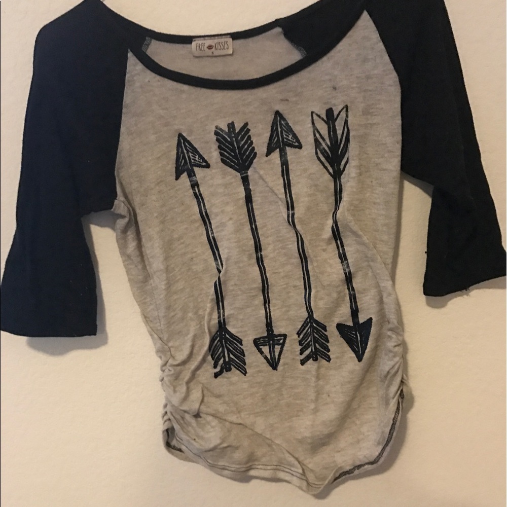 Free Kisses Arrow top
