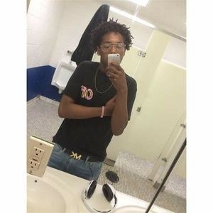 Meet your Posher, Elias