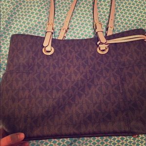 Michael kors purse