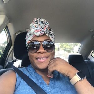 Meet your Posher, Cheri