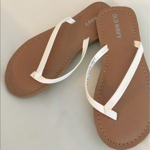 Old Navy girls flip flops new without tags.