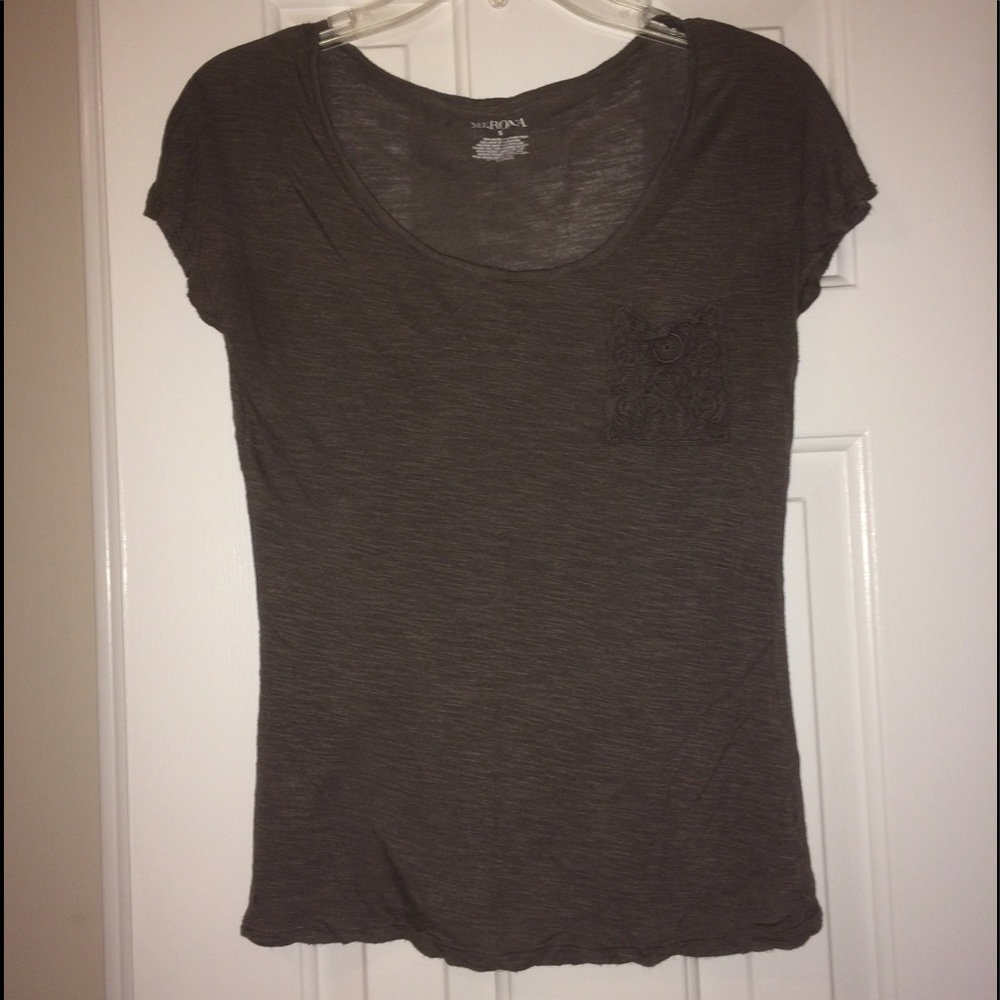Scoop neck shirt with front pocket