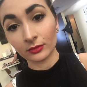 Meet your Posher, Tori