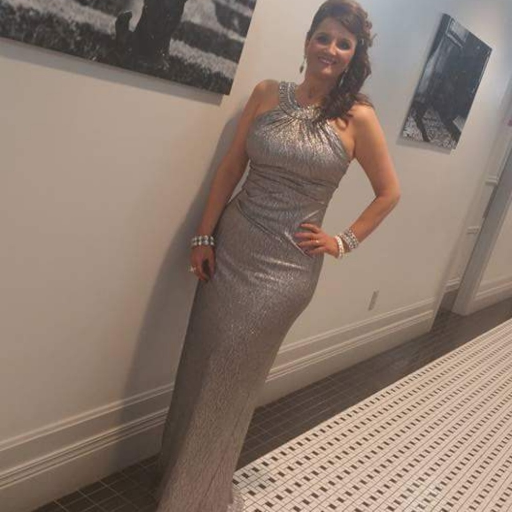 Meet your Posher, Sharon