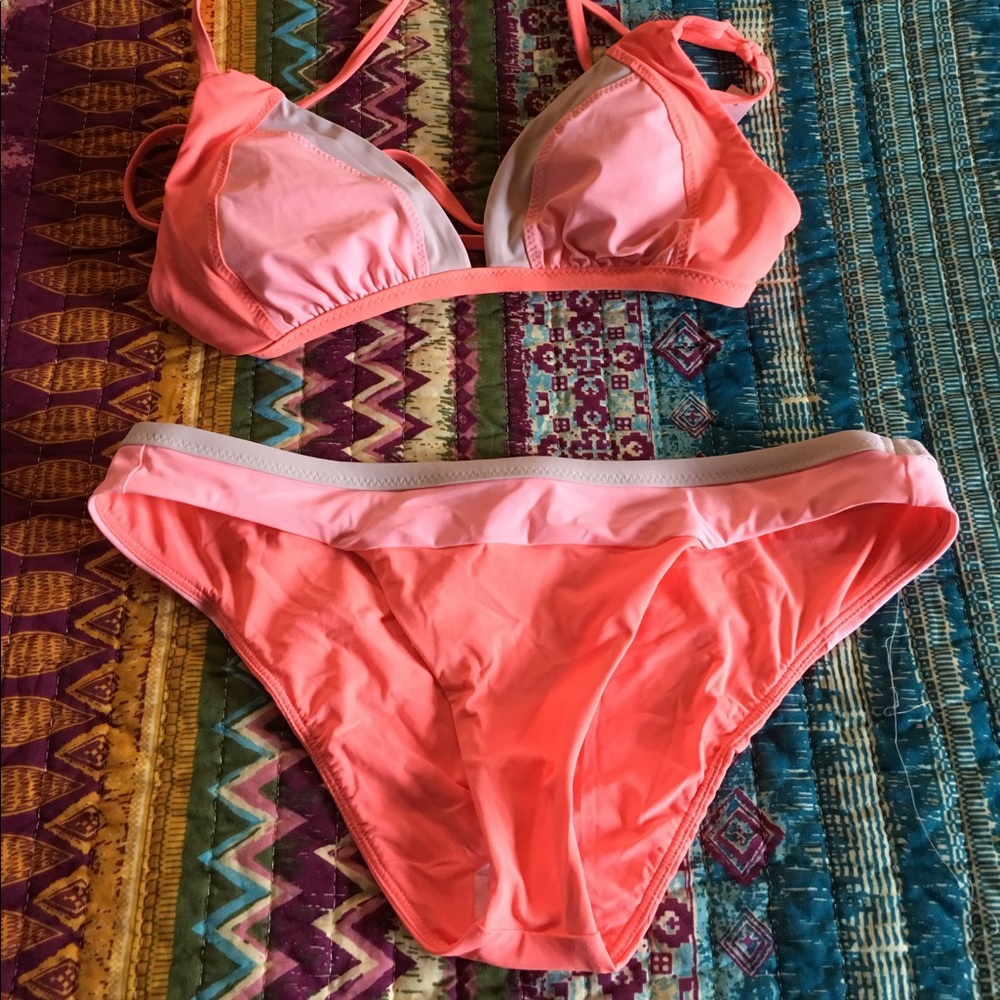 Lululemon Coral Coastal Om Bikini 6 NWOT