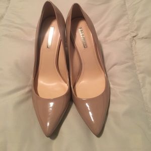 BCBG nude pumps. Size 6