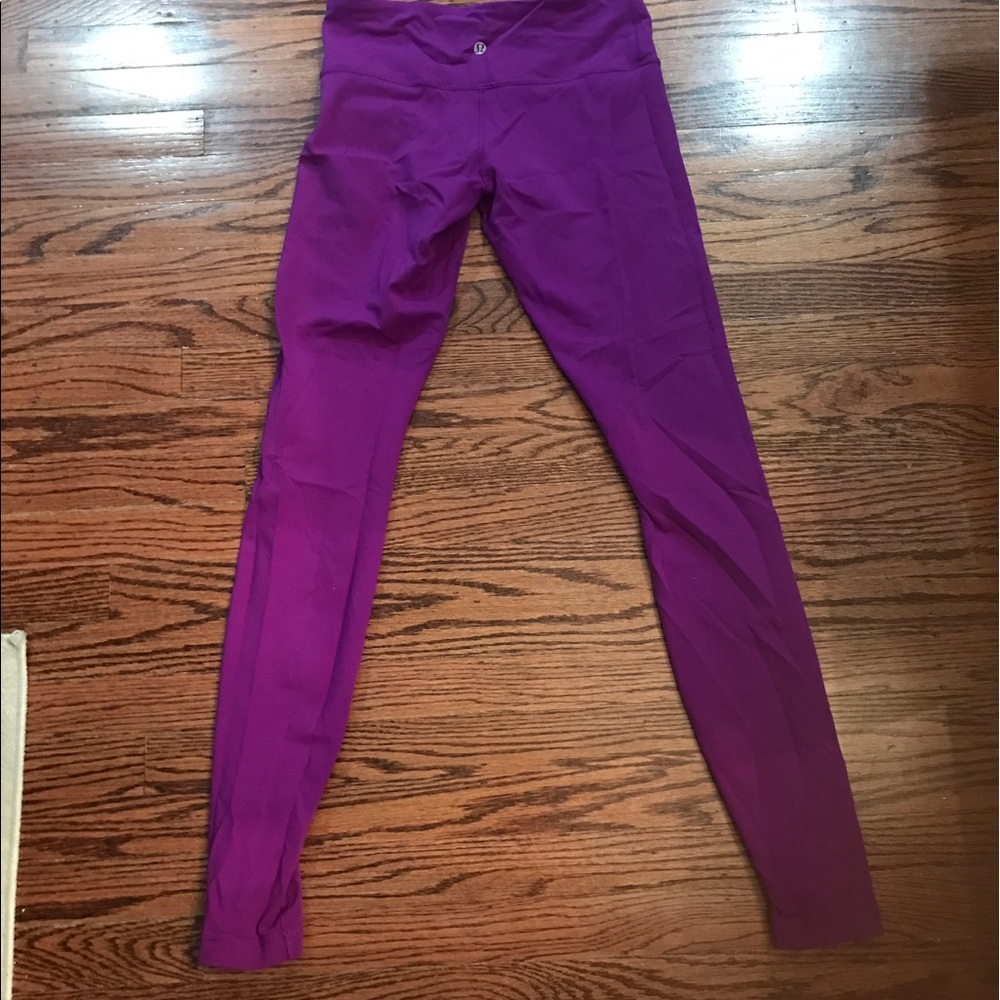 Lululemon wunderunder pants.
