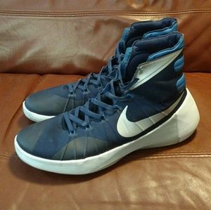 Nike Hyperdunk 2015 Size 14