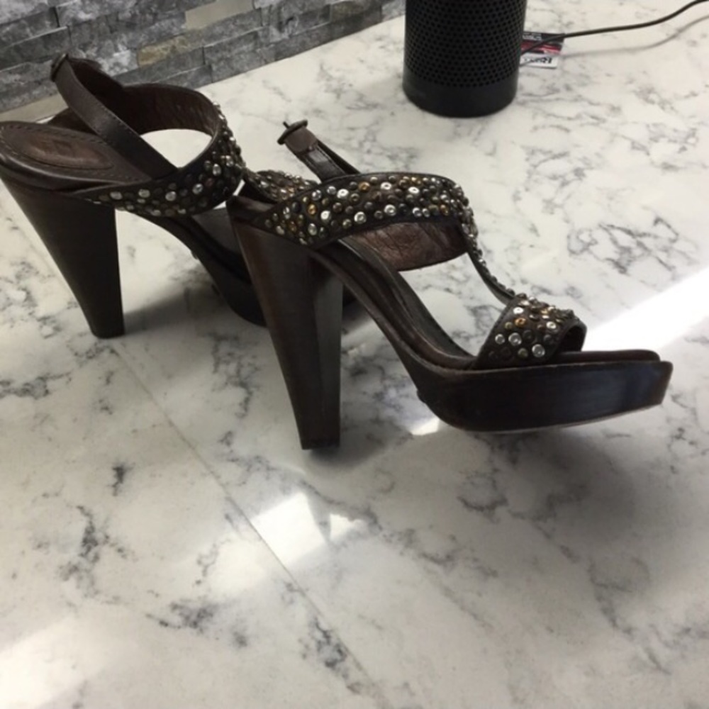 Heels - Picture 2 of 2