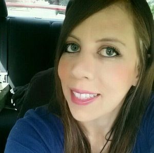 Meet your Posher, Ana