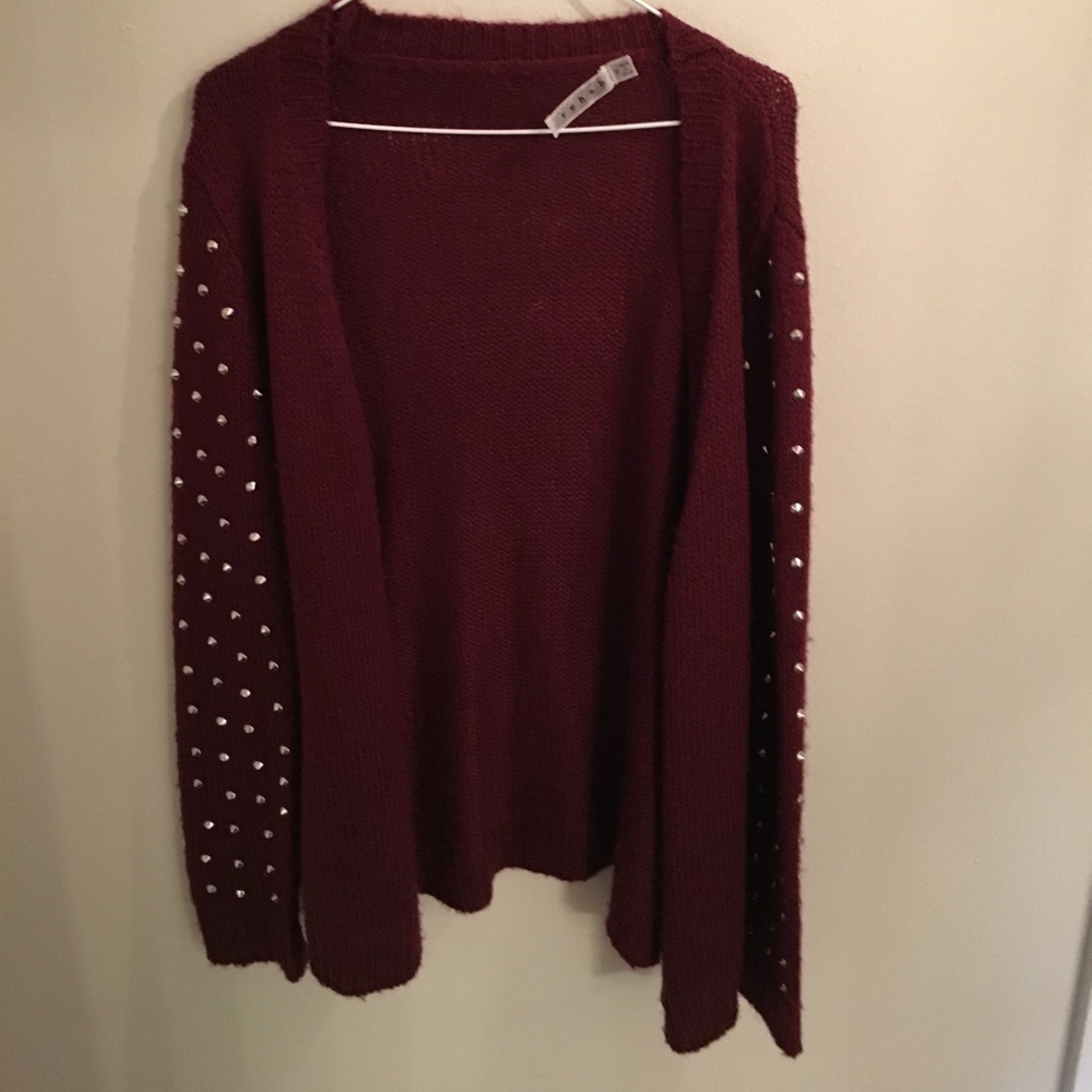 maroon cardigan!