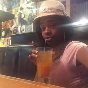 Meet your Posher, Bee