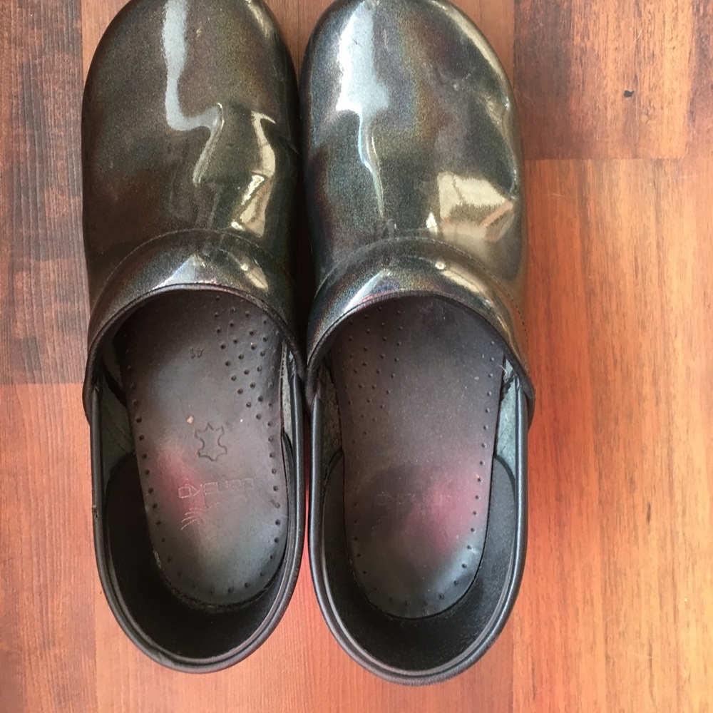Danskos - like new!