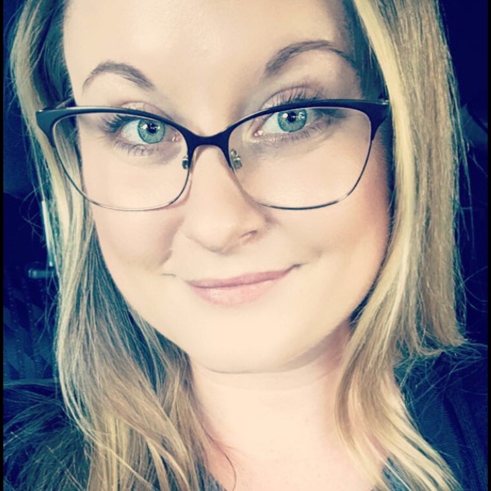 Meet your Posher, Cassandra