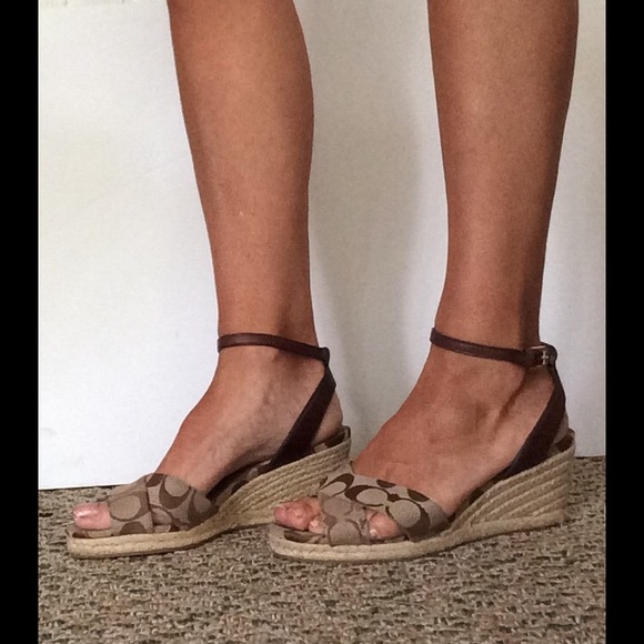 Coach Shoes - 🌸🌸Coach Wedge Henley Sandal🌸🌸