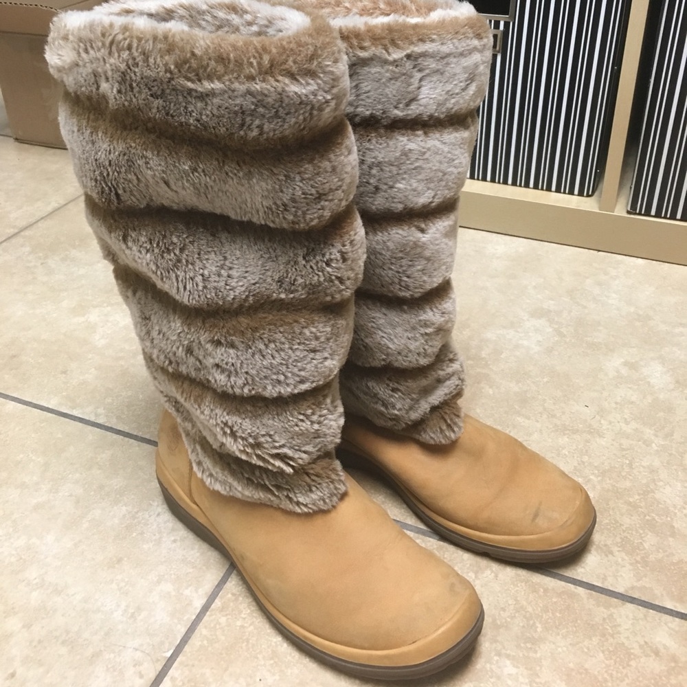 Timberland kickadilla fur boots size 9.5