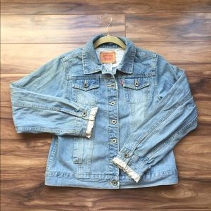 LEVI JEAN JACKET girls youth XL/16. Light wash!