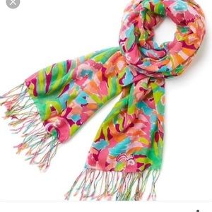 WORN ONCE Lilly Pulitzer Lulu Murfee scarf