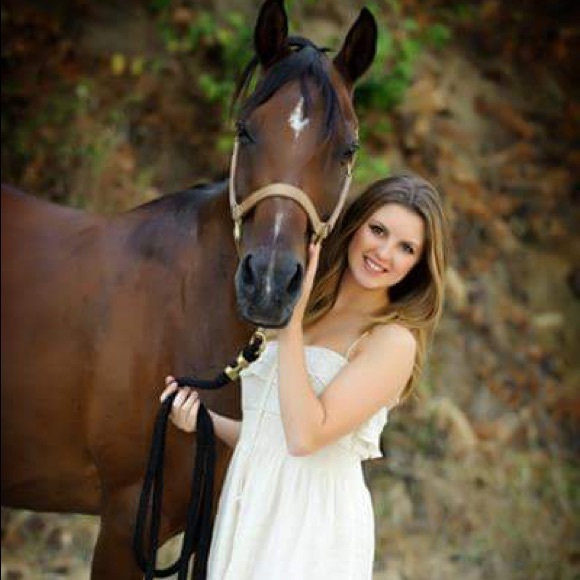 Meet your Posher, Heidi - Picture 4 of 4