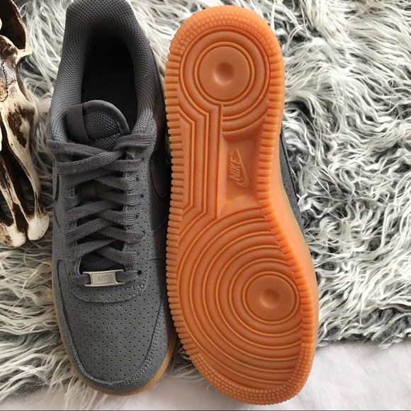 SALE 🔥 Nike Air Force 1 Suede - Picture 4 of 4