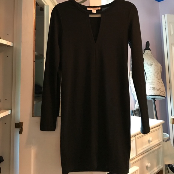 Long sleeve open cut front black dress - Picture 5 of 5