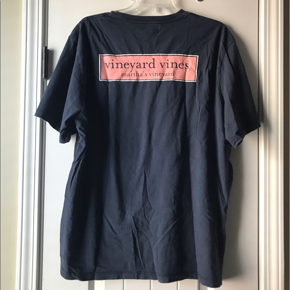 Vineyard Vines Navy t-shirt