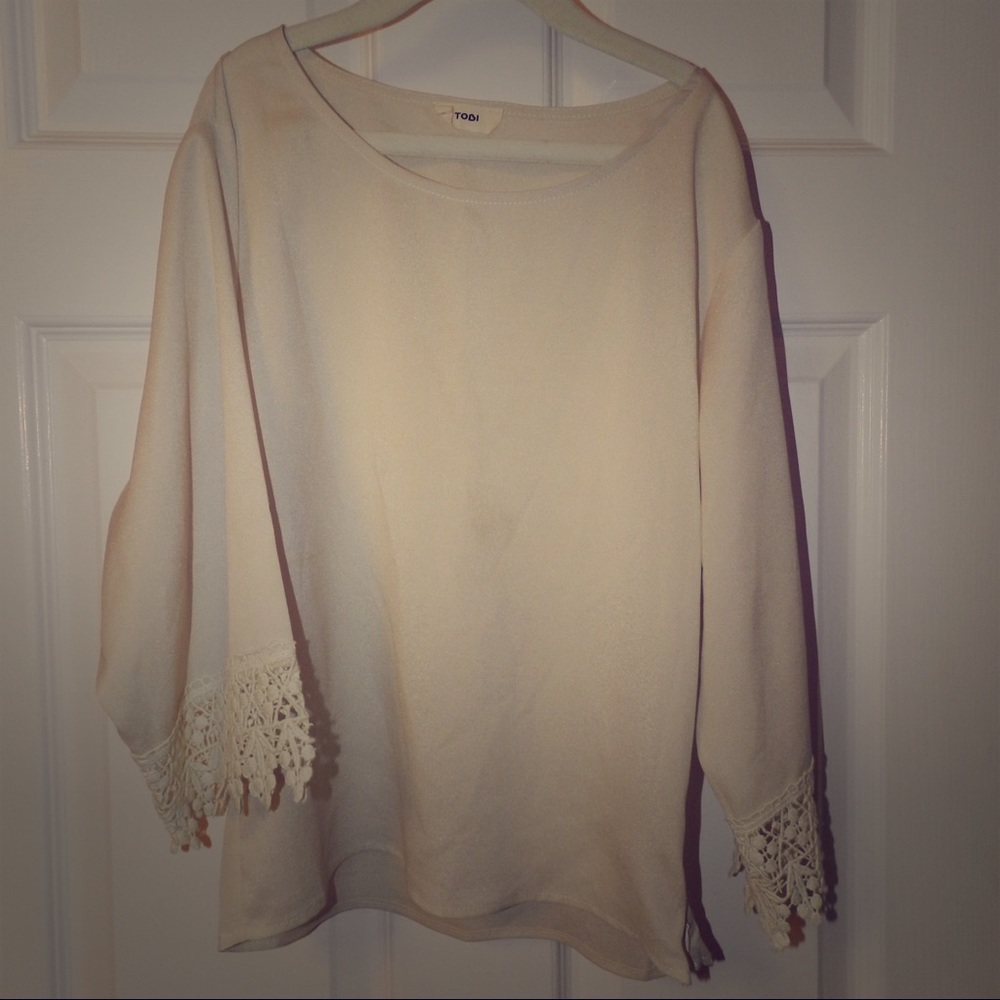 Tobi Light Cream Lace-Trimmed Top