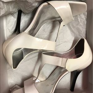 Jessica Simpson Black & white shoes