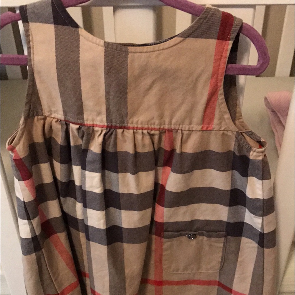 🎉🎉🎉SOLD🎉🎉Burberry dress 2y
