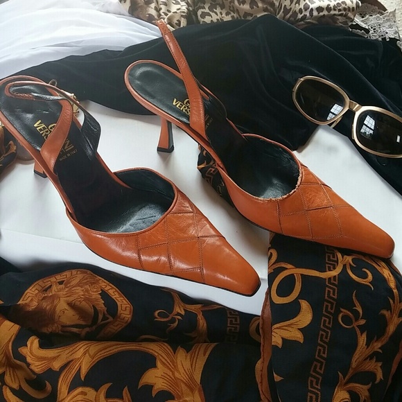 Authentic Gianni Versace Vintage heels - Picture 2 of 6