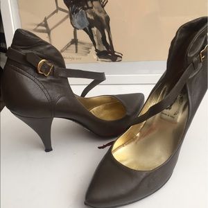 Comfortable Pump with Fun Strap