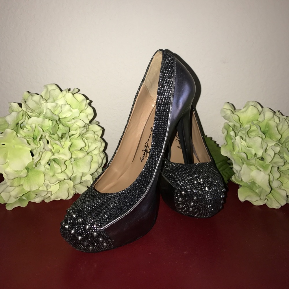 Penny loves Kenny shoes