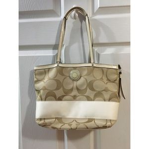 Coach Purse- signature design