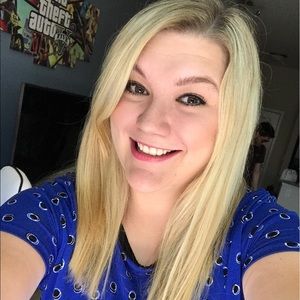 Meet your Posher, Lexie