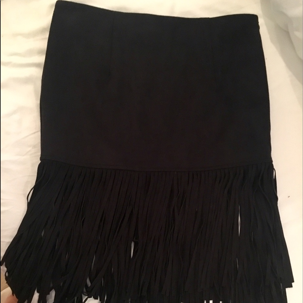 Suede-like black fringed skirt