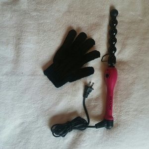 NWOT. Revlon Curler and Glove
