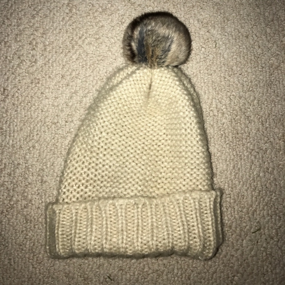 winter pom hat