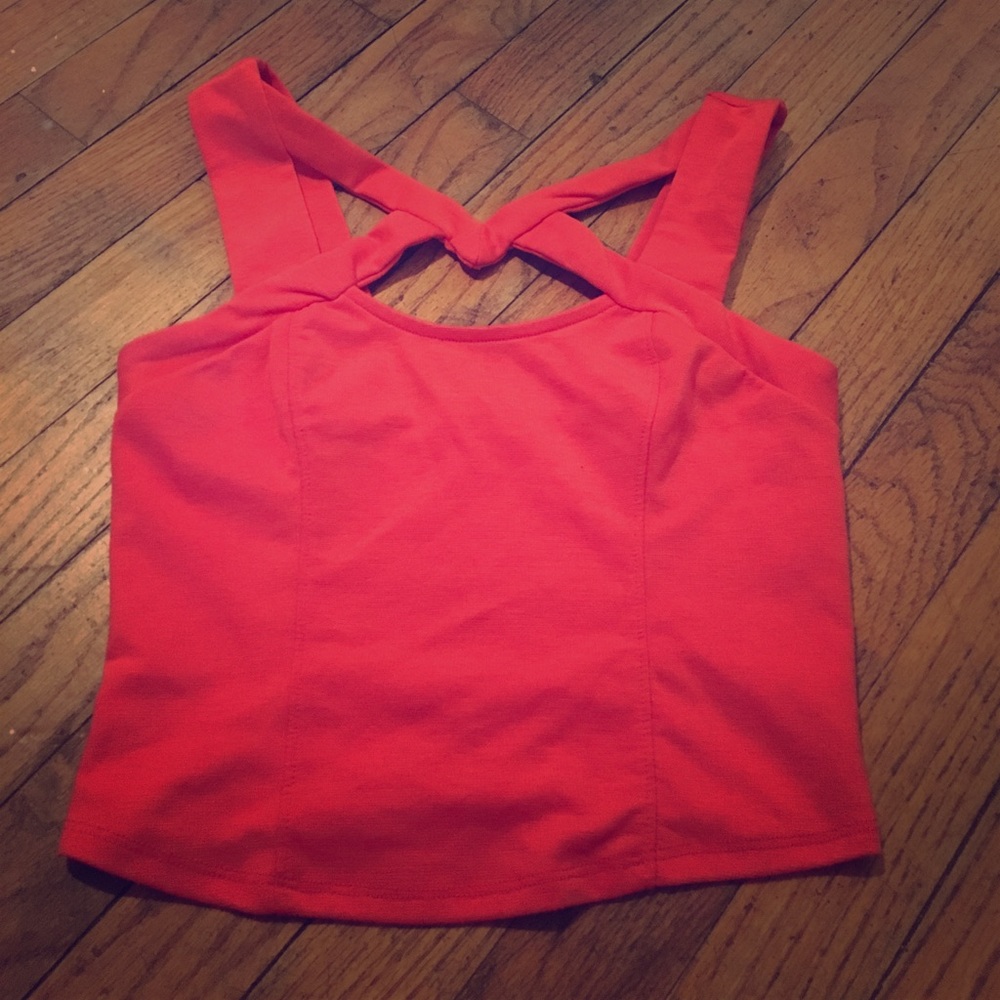 Crop top