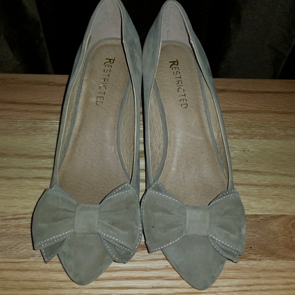 Taupe heels
