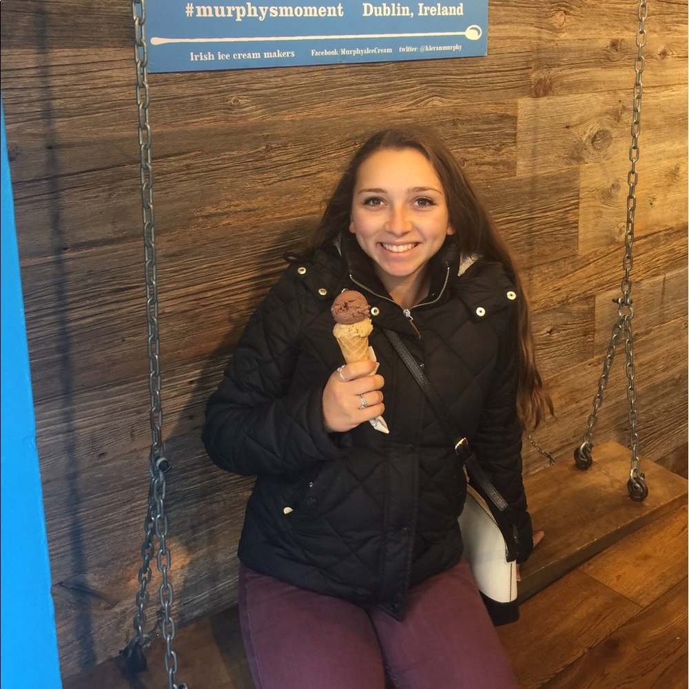 Meet your Posher, Cierra
