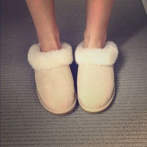 UGG Australia Shearling Lined In/Outdoor Slipper