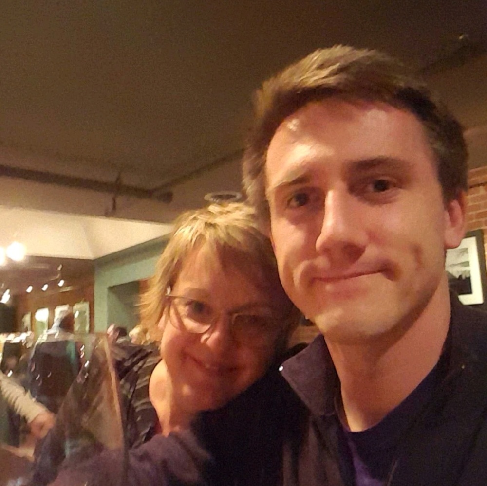 Meet your Posher, Elliot