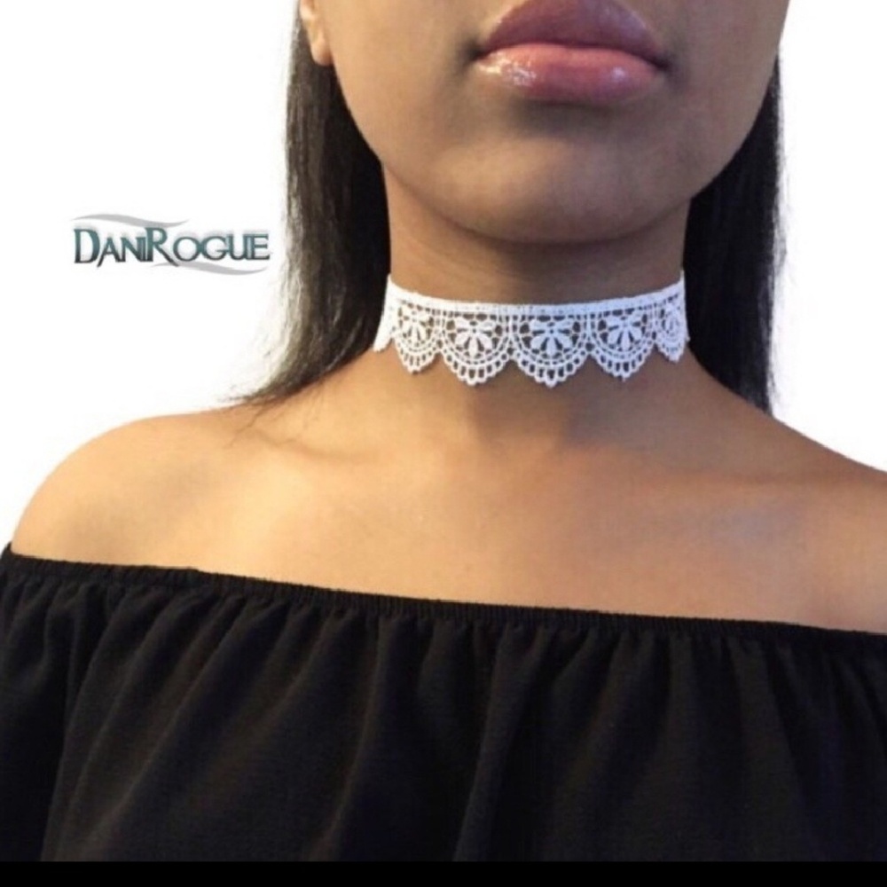 White Choker