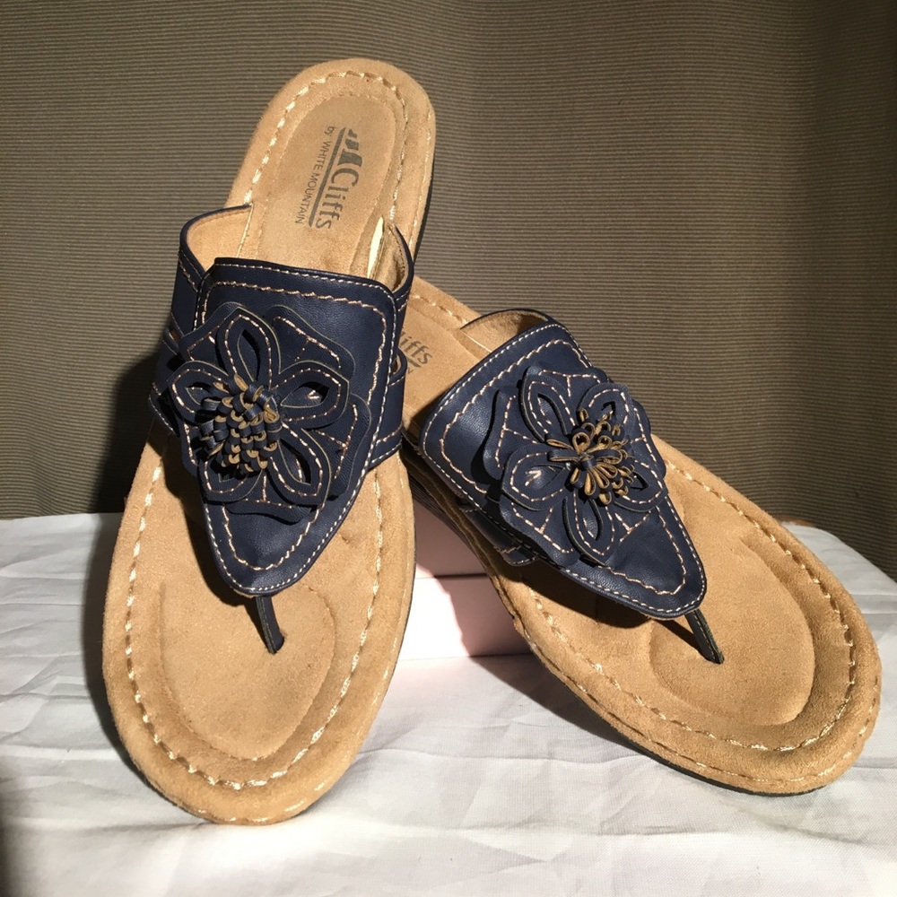 Cliffs by White Mountain : Carnation