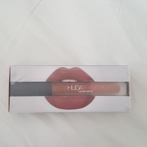 NEW Huda Beauty Liquid Matte
