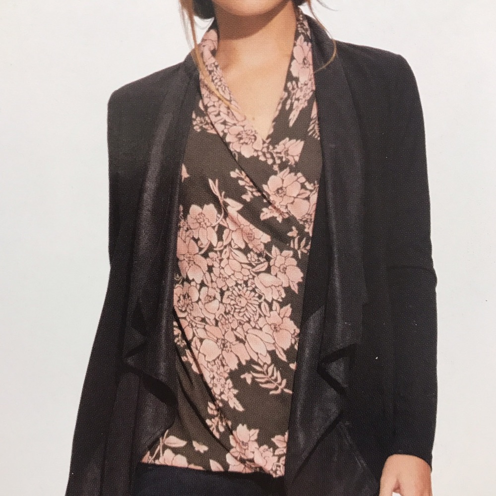 CAbi Print Wrap Top